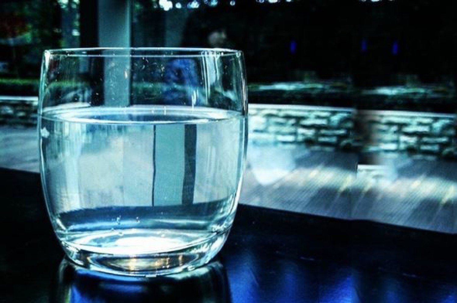 Japán vízterápia - Nézd meg, mi történik, ha éhgyomorra vizet iszol
