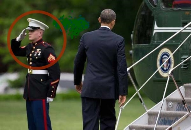 Az amerikai elnök elfelejtett köszönni az egyik testőrének...